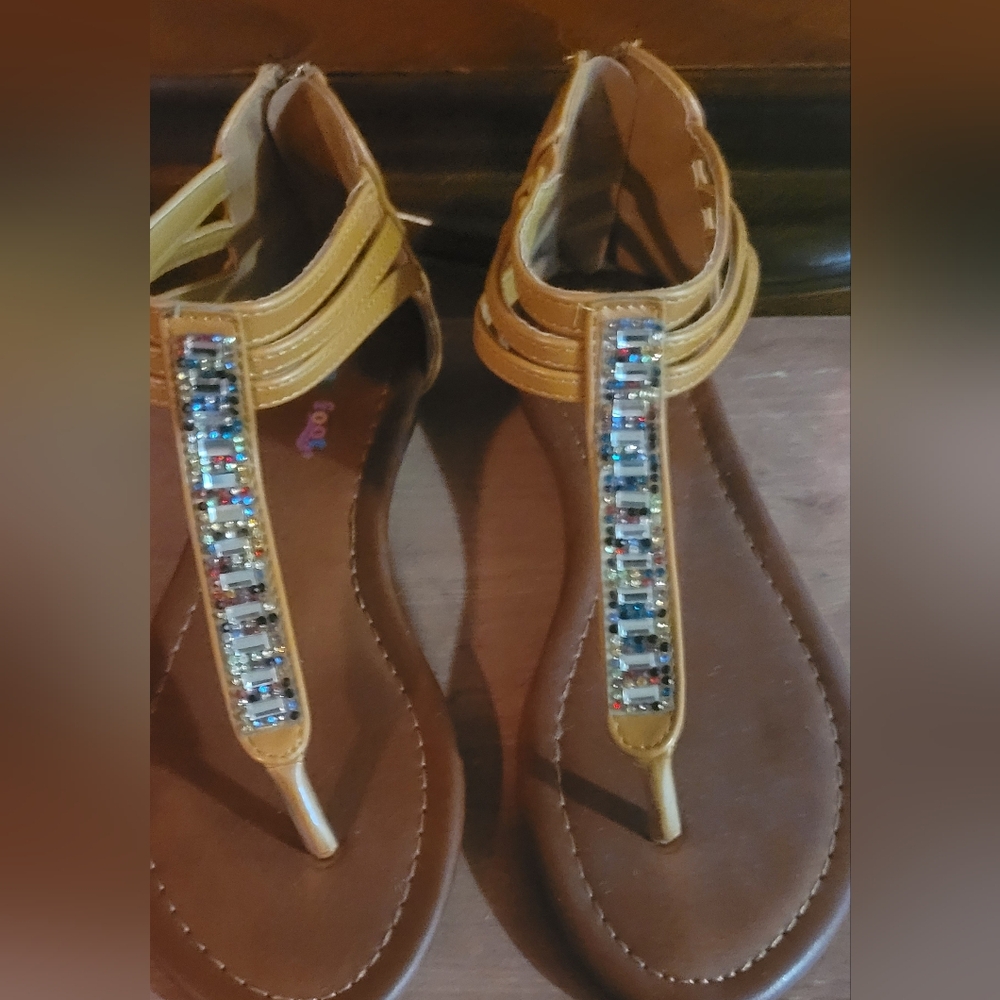 Girls Sandals - Picture 6 of 8